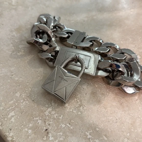 Givenchy Pad Lock link Silver Necklace Choker - Picture 3 of 3